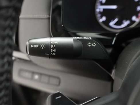 Used 2024 Nissan Pathfinder SV w/ Lighting Package (N92) FWD image 19