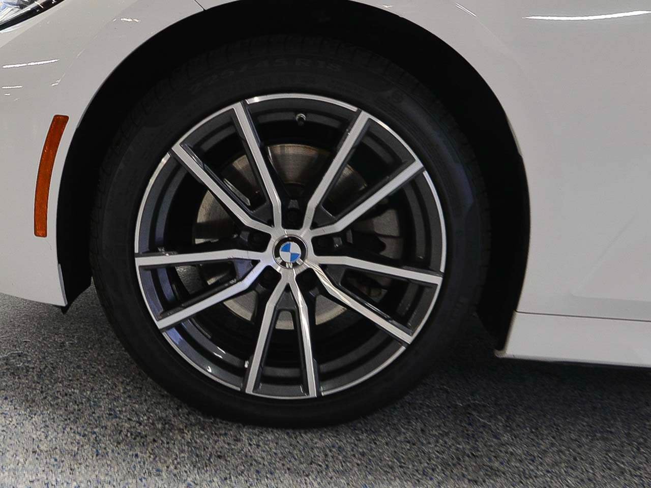 Used 2020 BMW 330i Sedan w/ Convenience Package RWD image 5