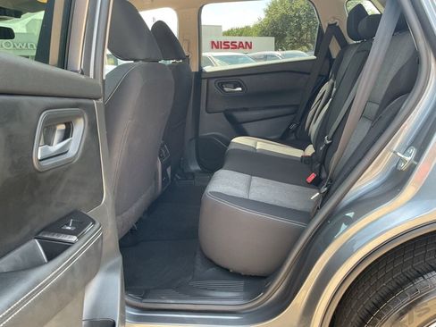 Used 2025 Nissan Rogue SV FWD image 13