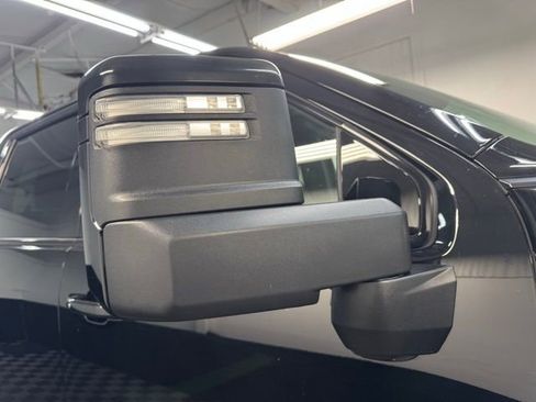 Used 2024 GMC Sierra 2500 AT4 image 42