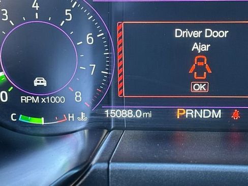 Used 2021 Ford Mustang Shelby GT500 w/ Technology Package image 29