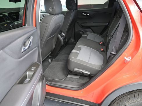 Used 2025 Chevrolet Blazer LT FWD image 17