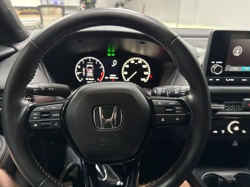 Used 2025 Honda HR-V Sport image 19