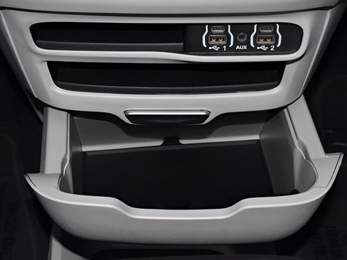 Certified 2024 Chrysler Pacifica Touring-L FWD image 37