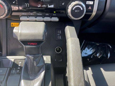 Used 2025 Toyota Tacoma TRD Off-Road w/ TRD Off Road Upgrade Package AWD/4WD image 39