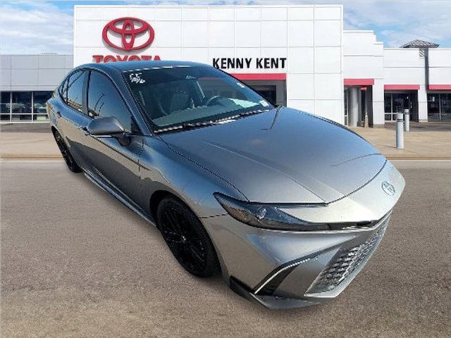 Used 2026 Toyota Camry SE w/ Convenience Package FWD image 1
