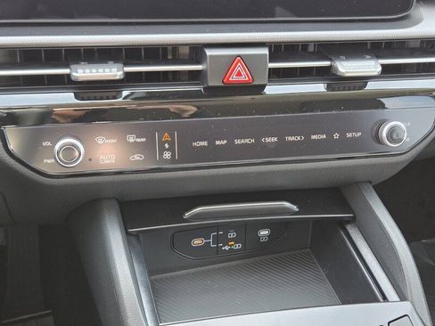 New 2026 Kia Sportage LX FWD image 13