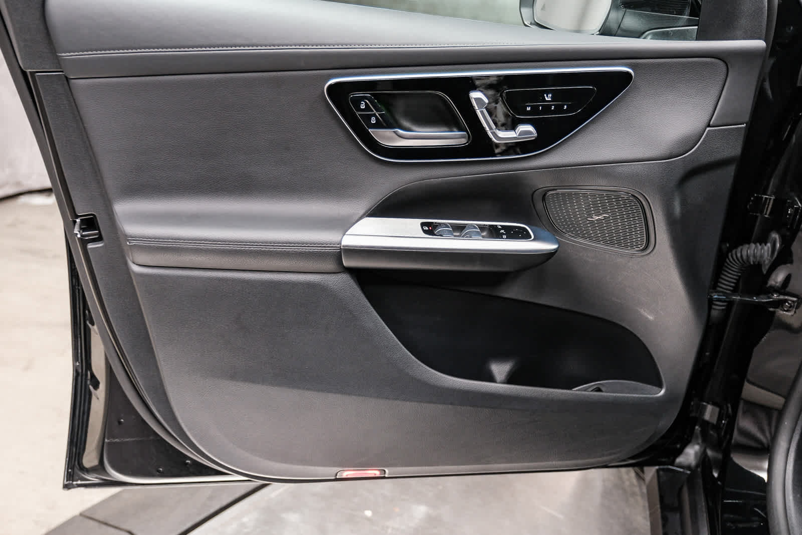 Certified 2024 Mercedes-Benz GLC 300 4MATIC image 28