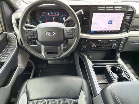 Used 2023 Ford F250 XLT w/ XLT Premium Package AWD/4WD image 16