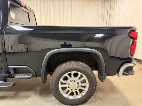 Used 2025 Chevrolet Silverado 2500 LTZ w/ LTZ Premium Package AWD/4WD image 12