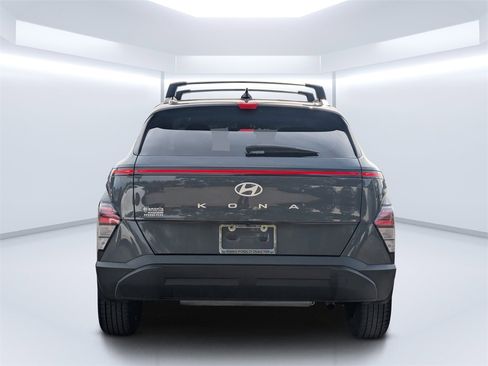 Used 2025 Hyundai Kona SEL image 4