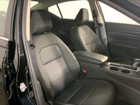 Used 2025 Nissan Altima 2.5 SV image 7