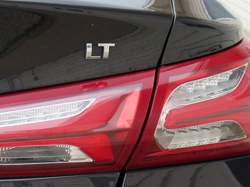 Used 2022 Chevrolet Malibu LT image 34