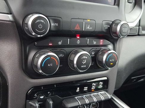 Used 2022 RAM 1500 Big Horn AWD/4WD image 15