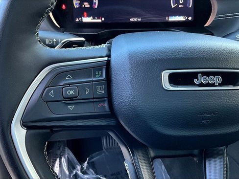 Used 2023 Jeep Grand Cherokee Altitude image 18