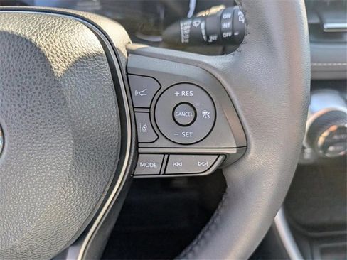 Used 2023 Toyota RAV4 XLE Premium image 9
