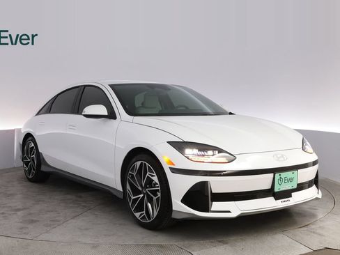 Used 2025 Hyundai Ioniq 6 SEL RWD image 13