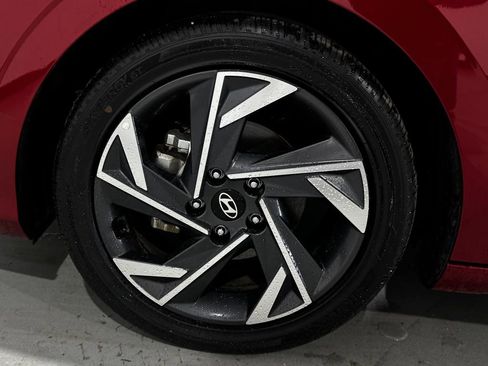 Used 2025 Hyundai Elantra Limited FWD image 8