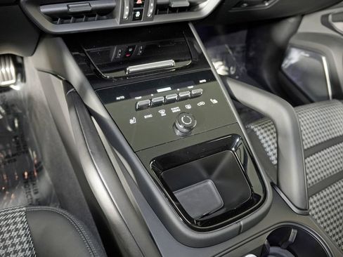 Certified 2025 Porsche Cayenne GTS AWD/4WD image 35