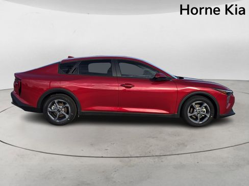 New 2025 Kia K4 LXS image 3
