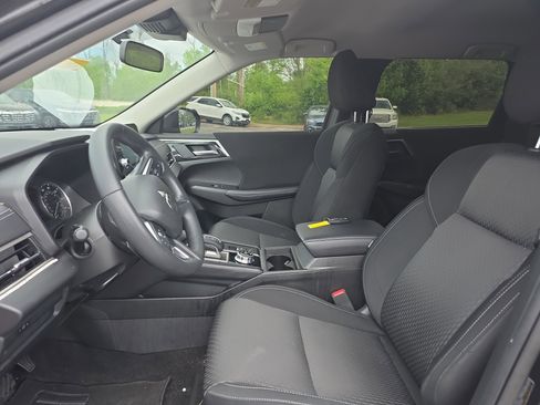 Used 2024 Mitsubishi Outlander ES AWD/4WD image 13