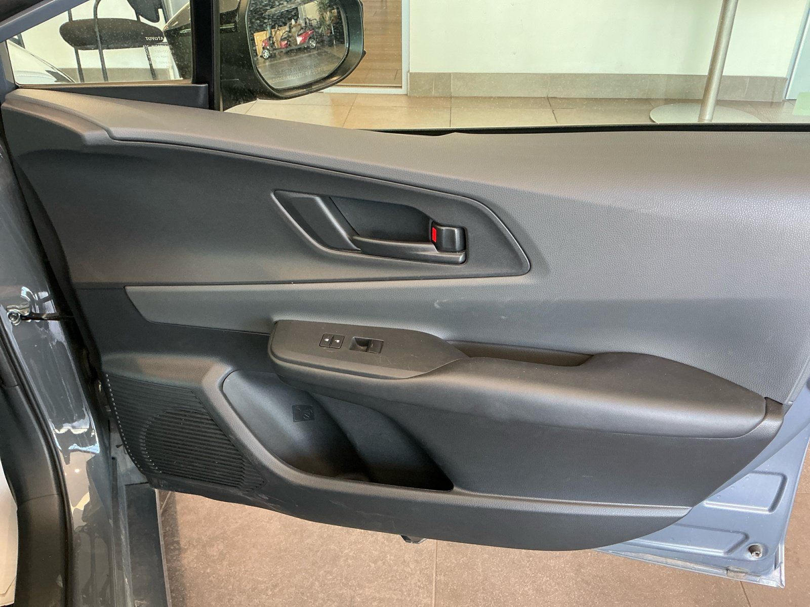 Certified 2025 Toyota Prius LE FWD image 16