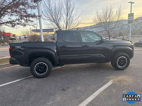 Certified 2025 Toyota Tacoma TRD Off-Road image 11