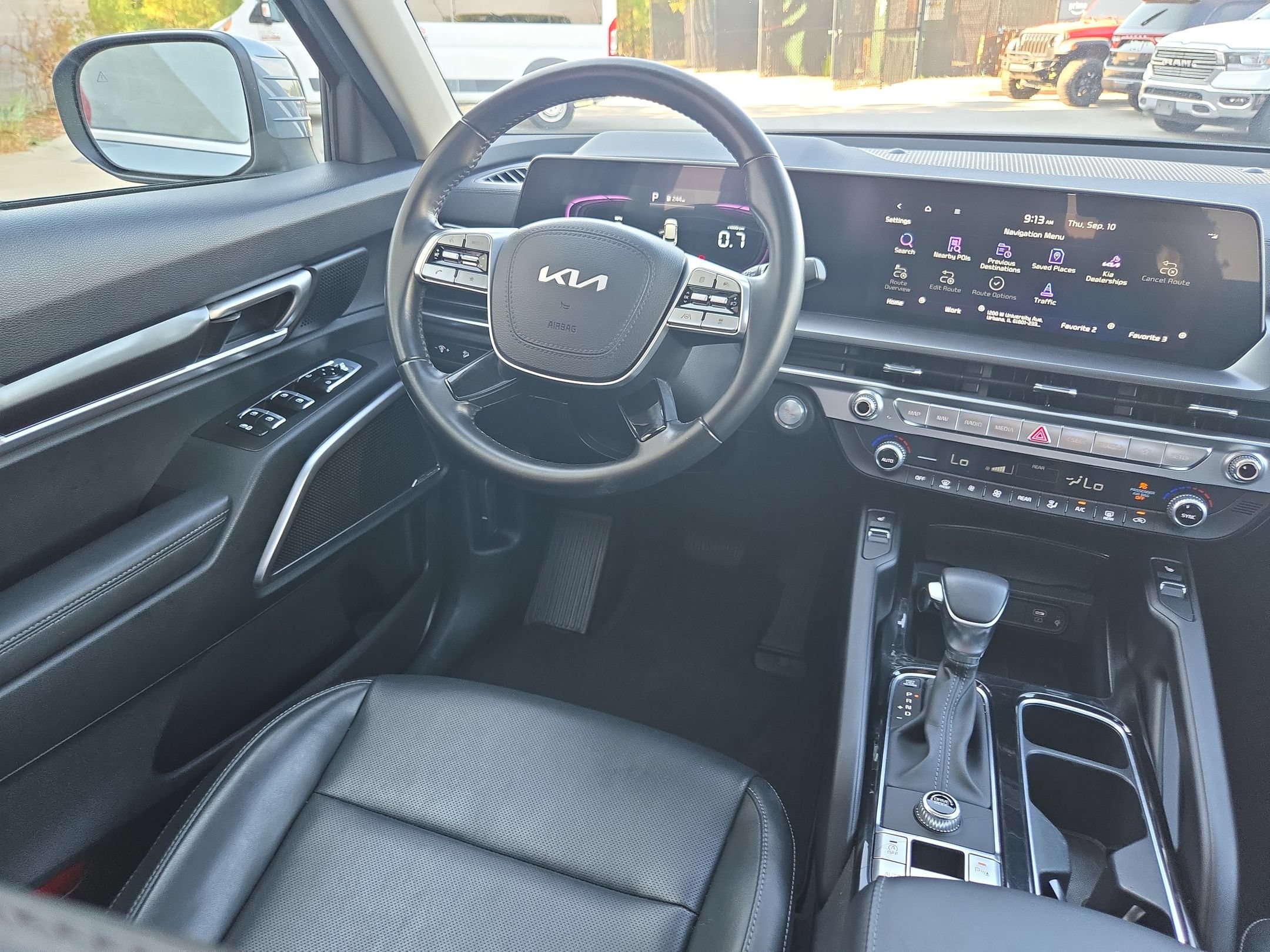 Used 2025 Kia Telluride S FWD image 9
