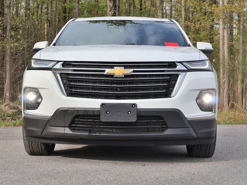 Used 2023 Chevrolet Traverse LT w/ LT Premium Package AWD/4WD image 4