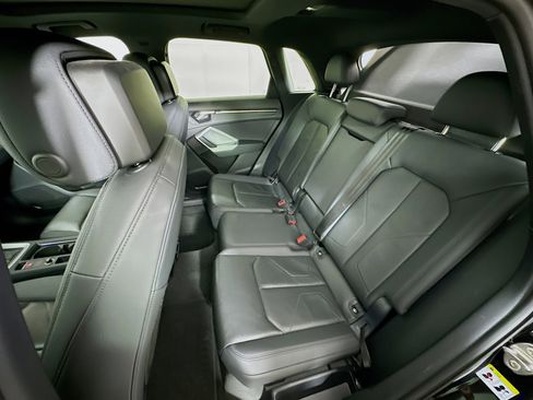 Used 2023 Audi Q3 2.0T Premium image 28