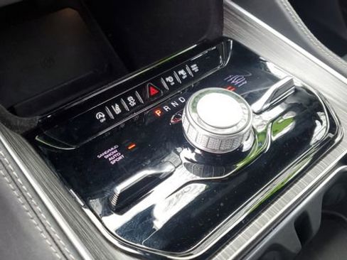 Certified 2024 Jeep Wagoneer Series II w/ Convenience Group I image 22