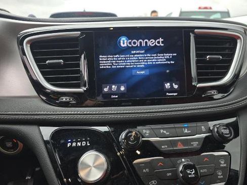 Used 2020 Chrysler Pacifica Limited w/ Quick Oder Package 2EV RED-S image 7