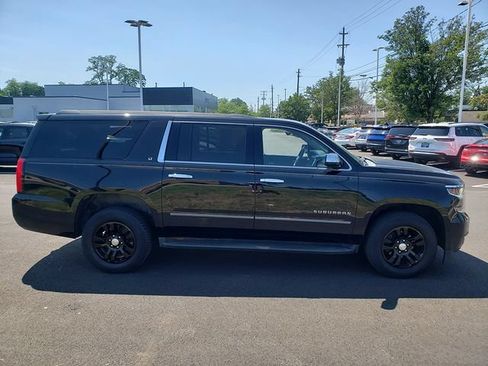 Used 2017 Chevrolet Suburban LT AWD/4WD image 7