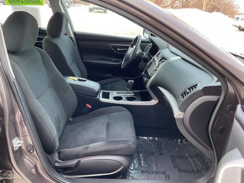 Used 2015 Nissan Altima 2.5 SV w/ Convenience Package image 35