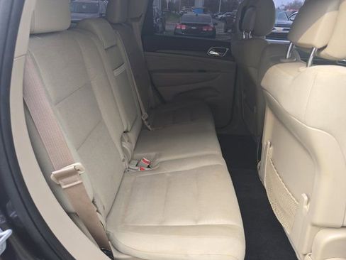 Used 2017 Jeep Grand Cherokee Laredo w/ Quick Order Package 23E image 15