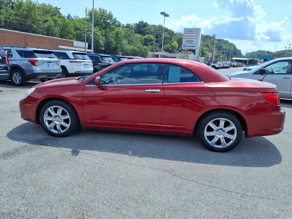 Used 2010 Chrysler Sebring Limited FWD image 7