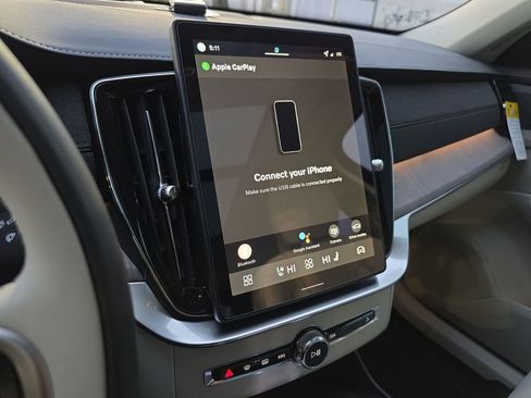 New 2026 Volvo XC90 B6 Ultra w/ Protection Package image 25