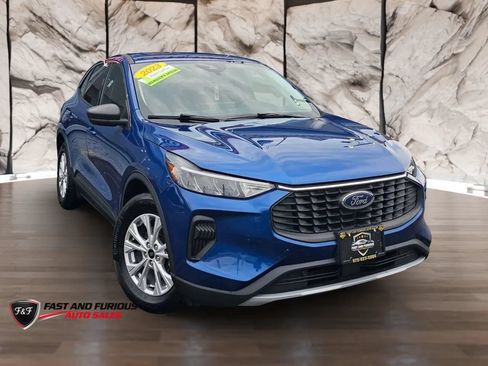 Used 2023 Ford Escape Active w/ Tech Pack #1 AWD/4WD image 1