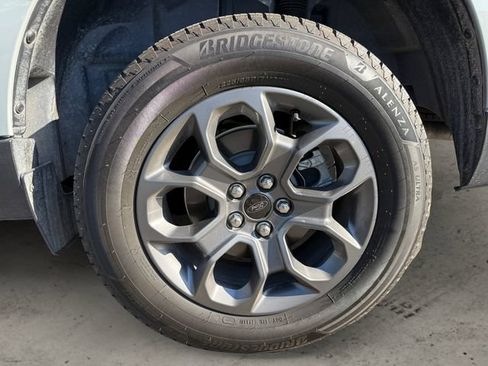 Used 2023 Ford Maverick XLT w/ XLT Luxury Package FWD image 3
