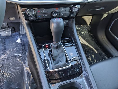 Used 2023 Jeep Compass Latitude image 28