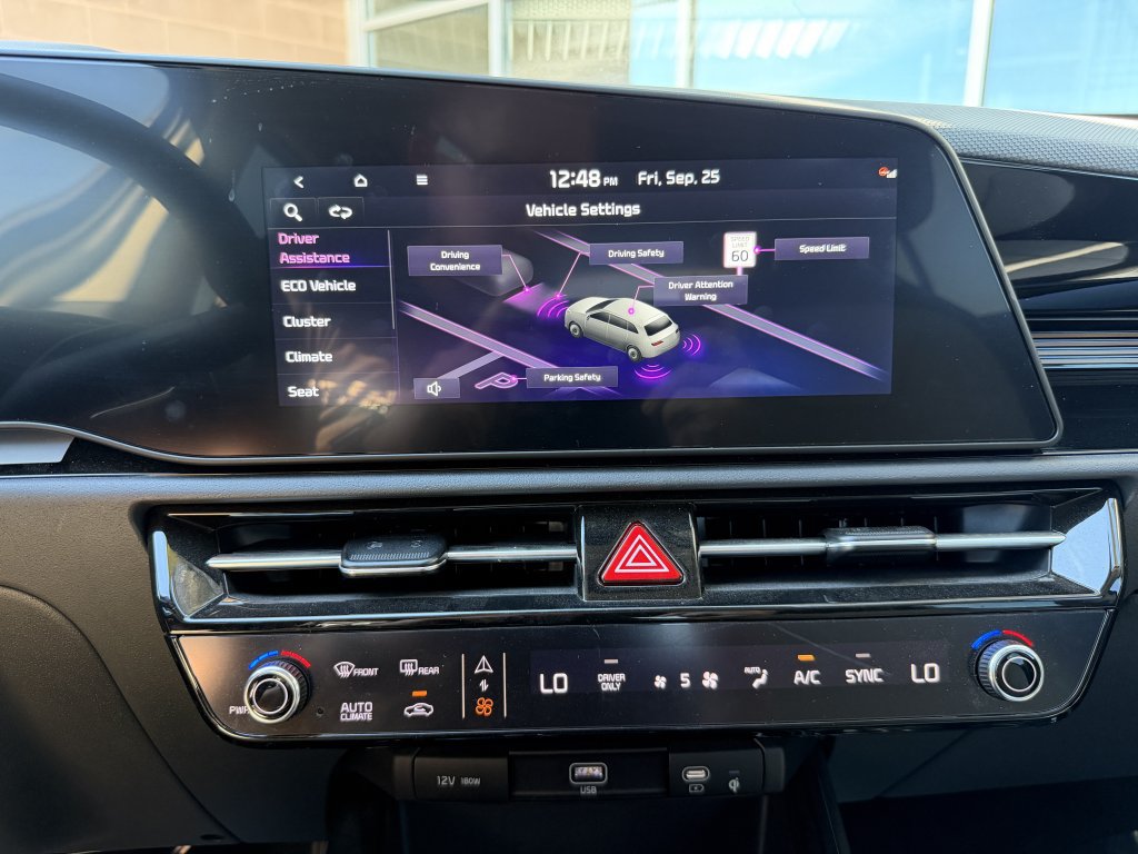 Used 2025 Kia Niro FWD image 22