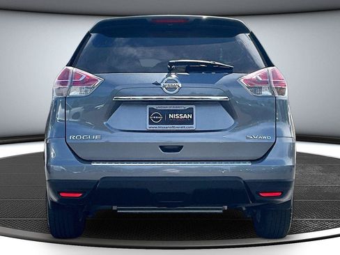 Used 2015 Nissan Rogue SV AWD/4WD image 6