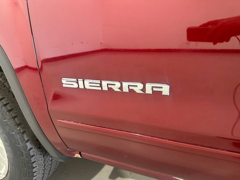 Used 2017 GMC Sierra 1500 SLE w/ Suspension Package, Off-Road AWD/4WD image 30