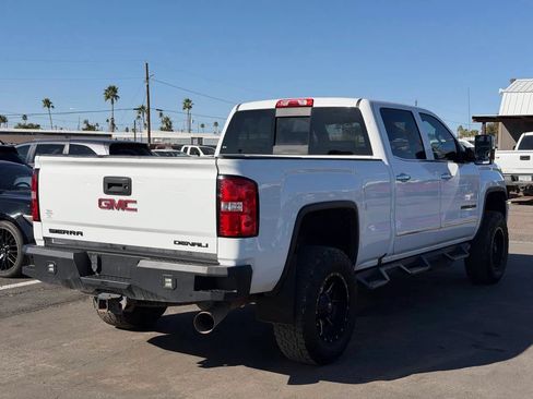 Used 2019 GMC Sierra 2500 Denali w/ Duramax Plus Package AWD/4WD image 10