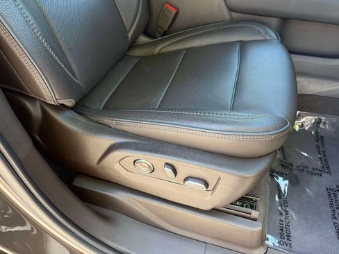 Used 2021 GMC Yukon Denali w/ Denali Premium Package AWD/4WD image 15