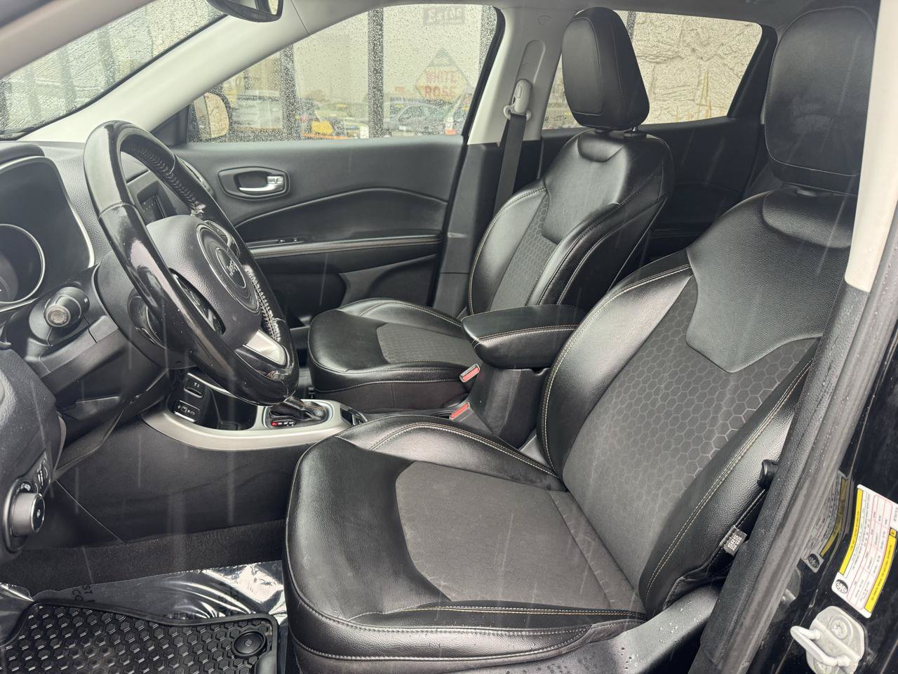Used 2021 Jeep Compass Latitude w/ Convenience Group FWD image 2