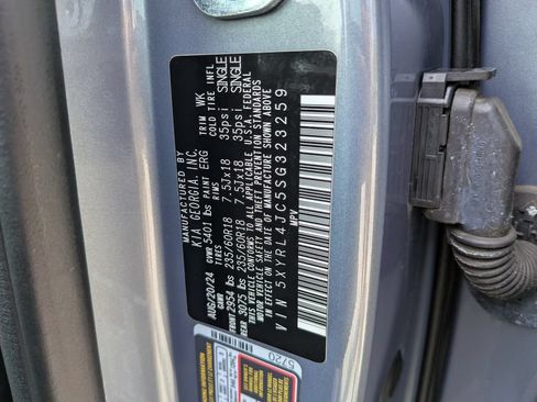 Certified 2025 Kia Sorento S FWD image 39