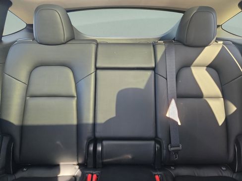 Used 2020 Tesla Model Y Long Range image 21