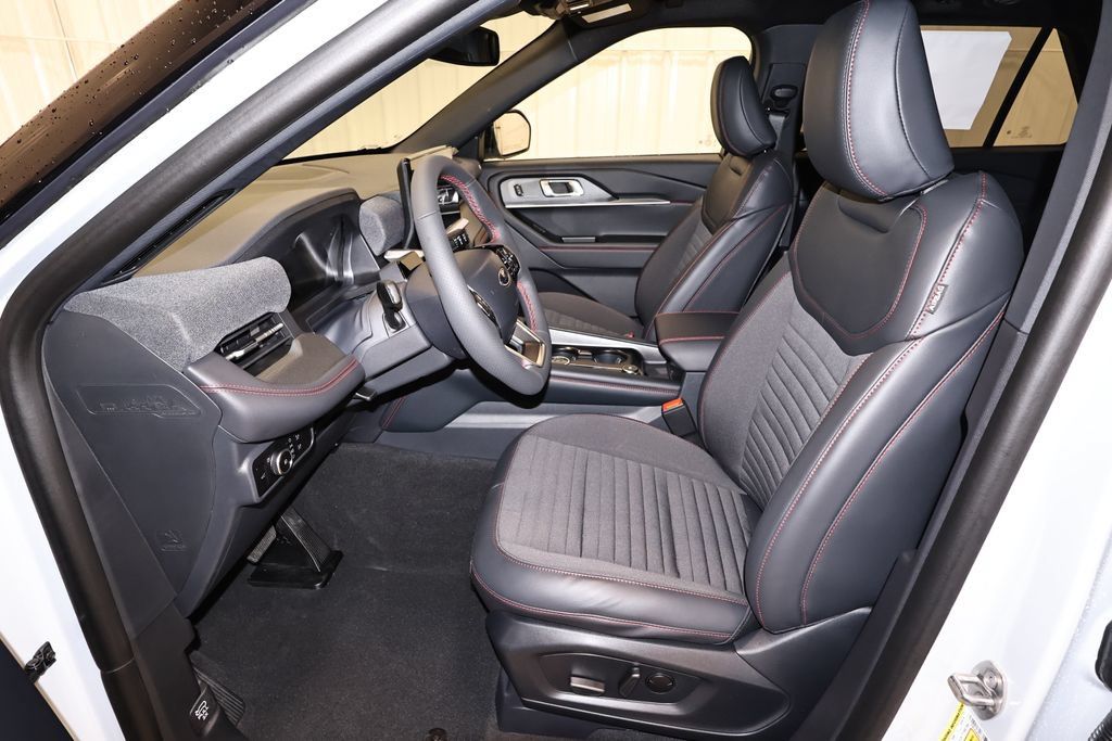 New 2026 Ford Explorer ST-Line w/ ST-Line Street Pack AWD/4WD image 12