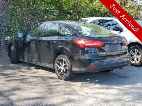 Used 2017 Ford Focus SEL FWD image 3
